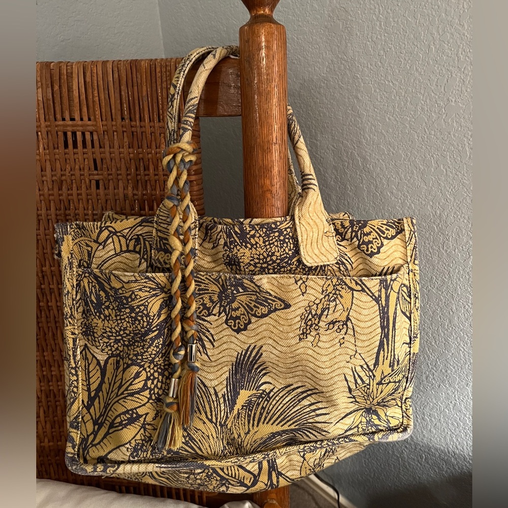 Vince Camuto Orla tote